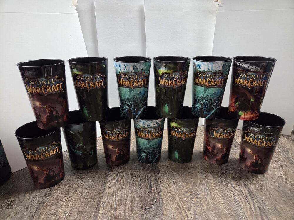 Limited Edition World of Warcraft AM/PM 32 oz Collector Plastic Cups Lot Of 13